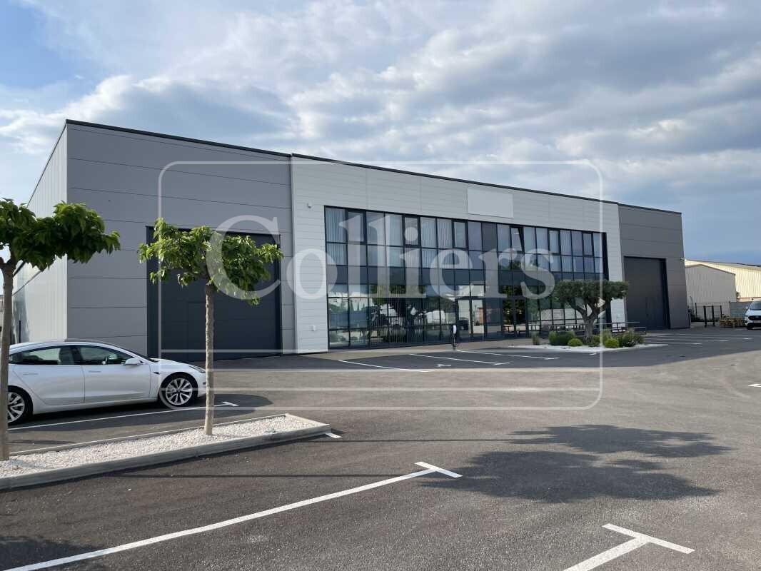 Flex in Miramas for lease Building Photo- Image 1 of 11