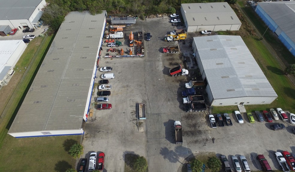 3904 S Selvitz Rd, Fort Pierce, FL for lease - Aerial - Image 2 of 9