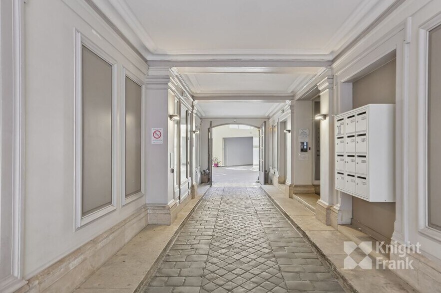 37-39 Rue De La Bienfaisance, Paris à louer - Hall d’entrée - Image 2 de 8