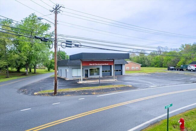 Plus de détails pour 101 Rock Cliff Dr, Martinsburg, WV - Commerce de détail à vendre