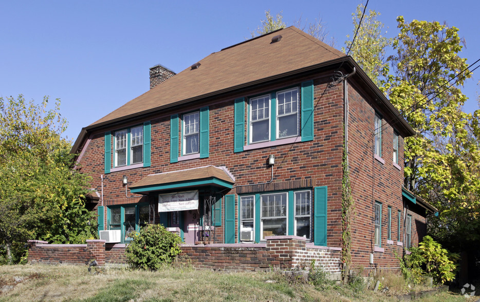 7433 Montgomery Rd, Cincinnati, OH for sale - Primary Photo - Image 1 of 1