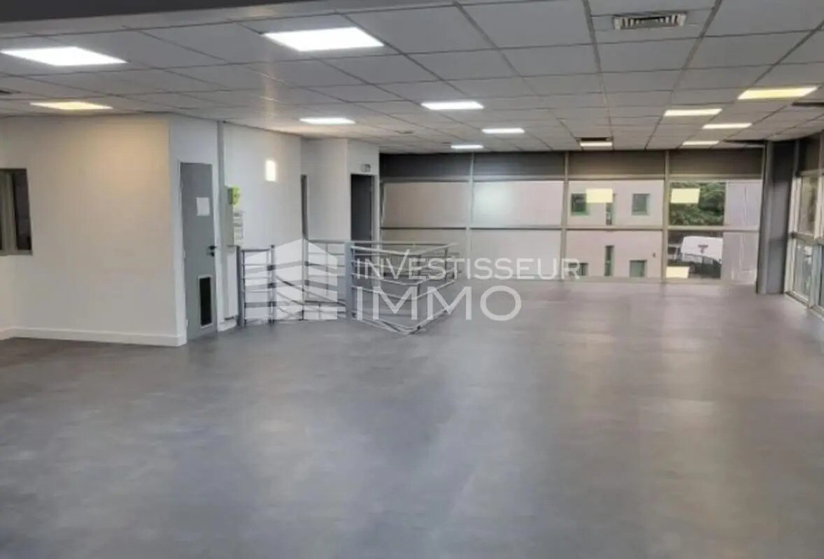 Flex dans Champigny-sur-Marne à louer Photo du bâtiment- Image 1 de 6