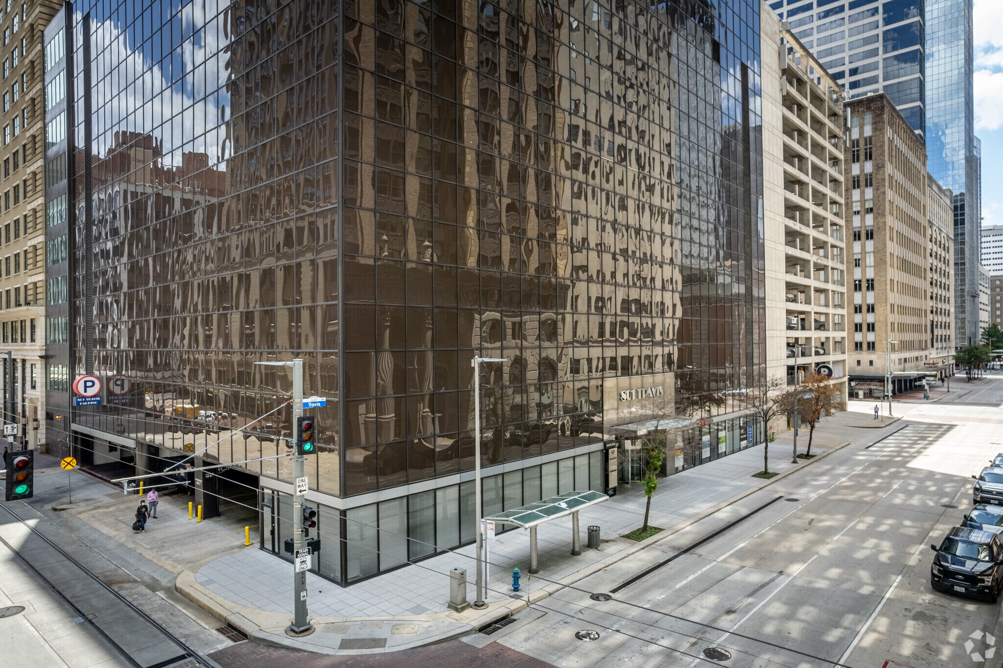 801 Travis St, Houston, TX à louer Photo du bâtiment- Image 1 de 7