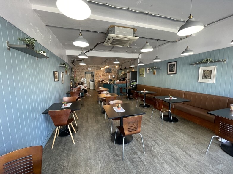 285-291 Fleet Rd, Fleet for lease - Building Photo - Image 3 of 4