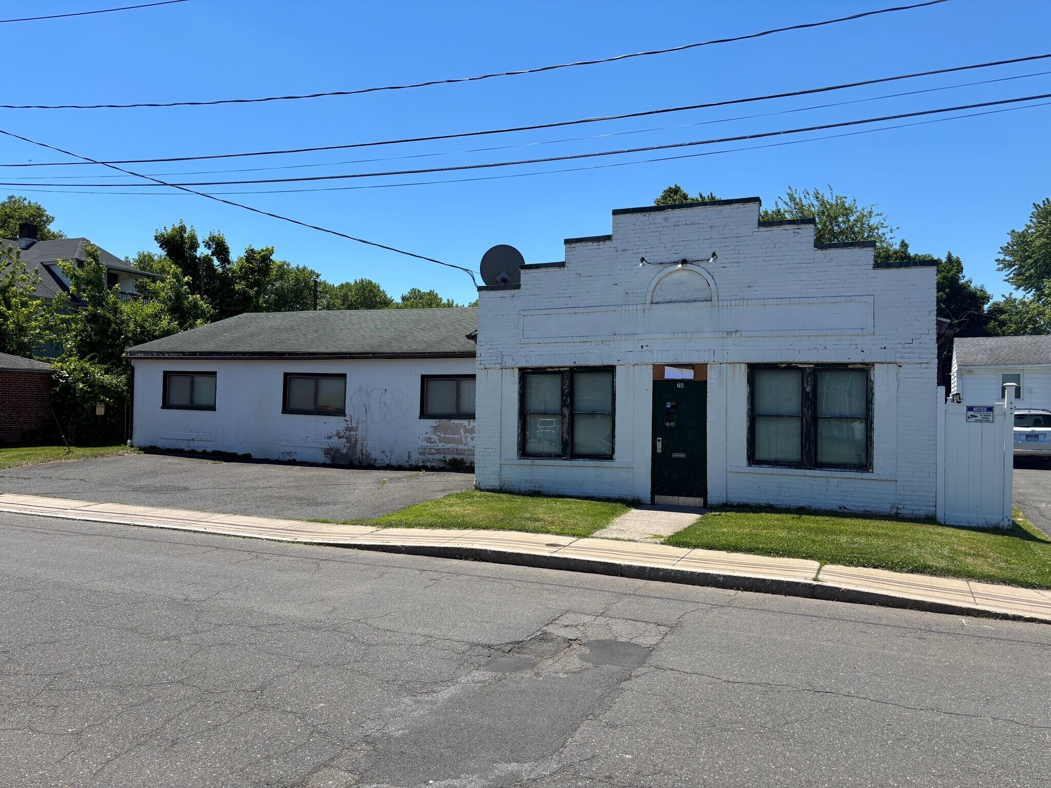 75 Pease Ave, Middletown, CT à vendre Photo du bâtiment- Image 1 de 6