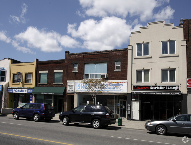 1502 Danforth Ave, Toronto, ON à louer - Photo du bâtiment - Image 2 de 2