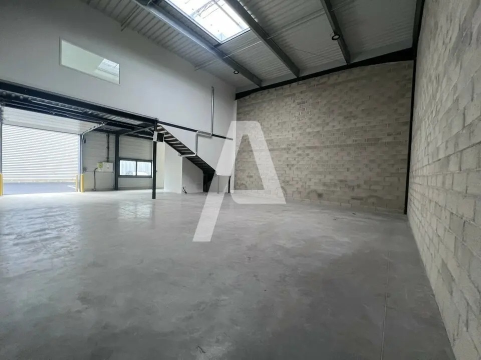 Flex in Bussy-Saint-Georges for lease Interior Photo- Image 1 of 6