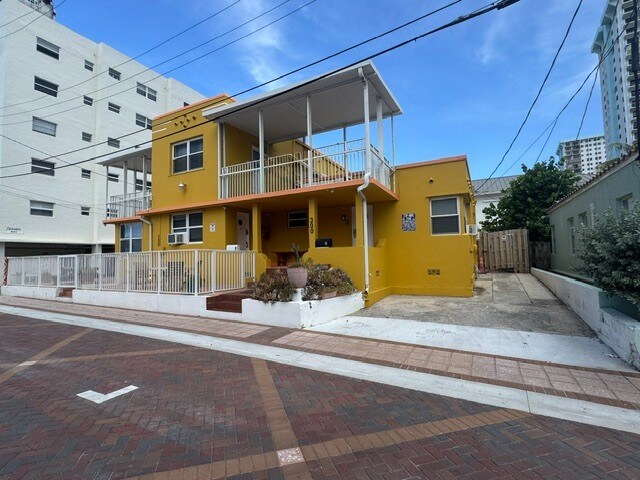 300 Georgia St, Hollywood, FL à vendre - Photo du bâtiment - Image 2 de 57