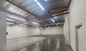 19509-19529 Business Center Dr, Northridge, CA à louer Photo intérieure- Image 2 de 2