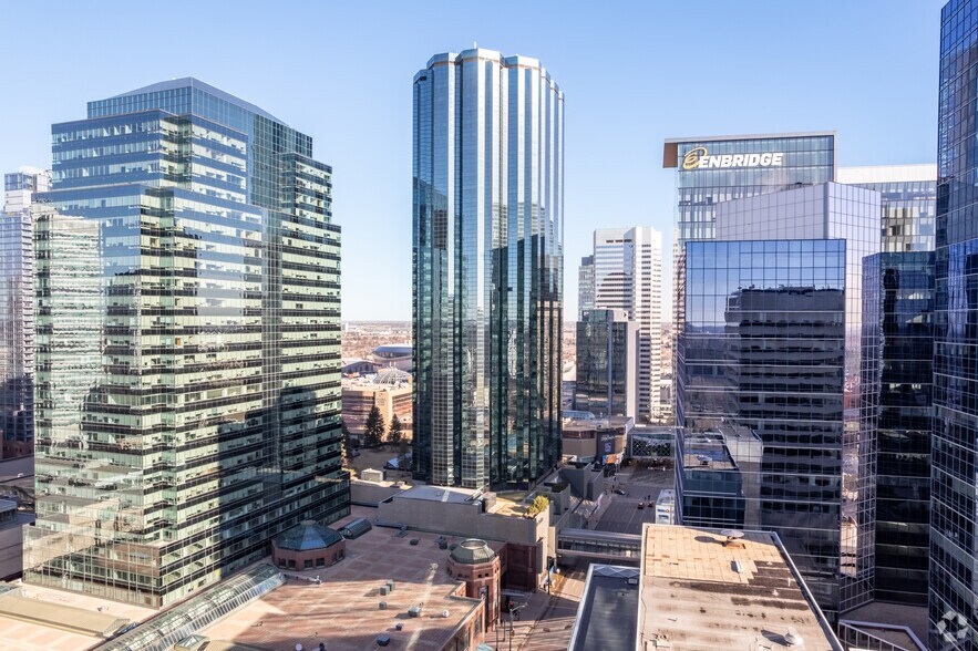 10180 101 St NW, Edmonton, AB à louer - Photo du bâtiment - Image 2 de 36