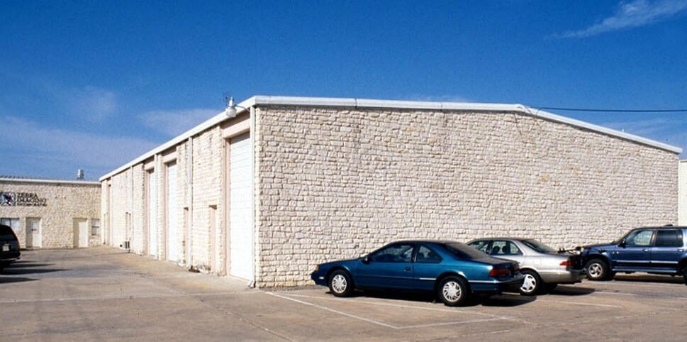 1406 Three Points Rd, Pflugerville, TX à louer - Photo du bâtiment - Image 3 de 4
