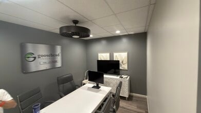 538 S Gilbert Rd, Gilbert, AZ for lease Interior Photo- Image 2 of 6