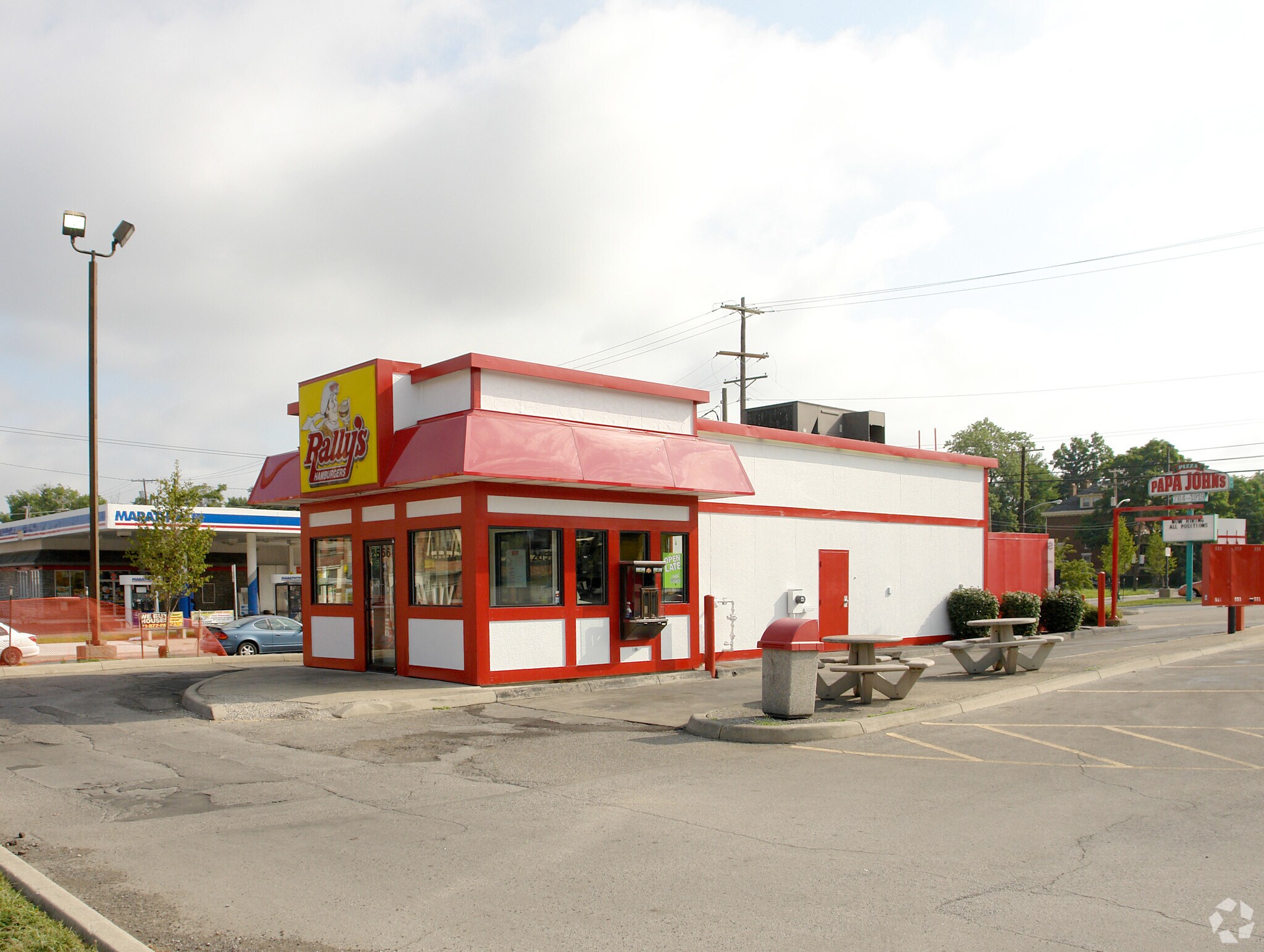 2556 N High St, Columbus, OH à louer Photo principale- Image 1 de 4