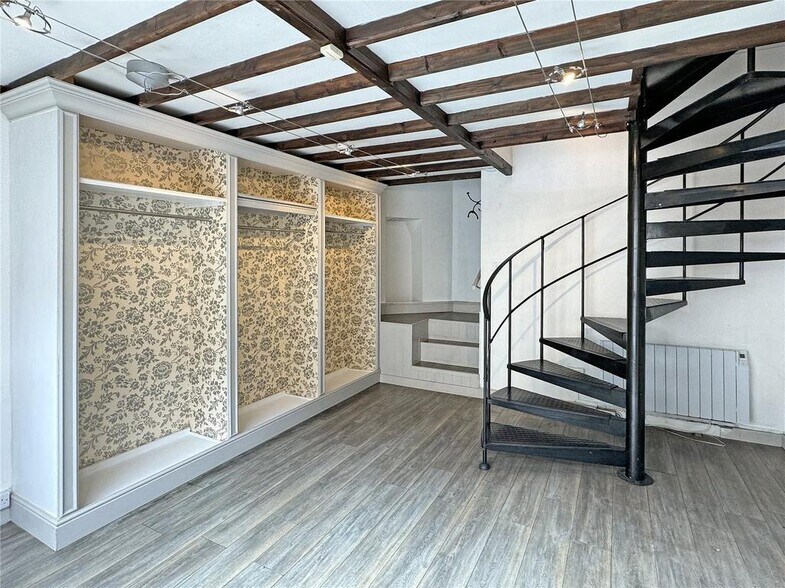 88A New St, Petworth à louer - Photo du bâtiment - Image 2 de 10