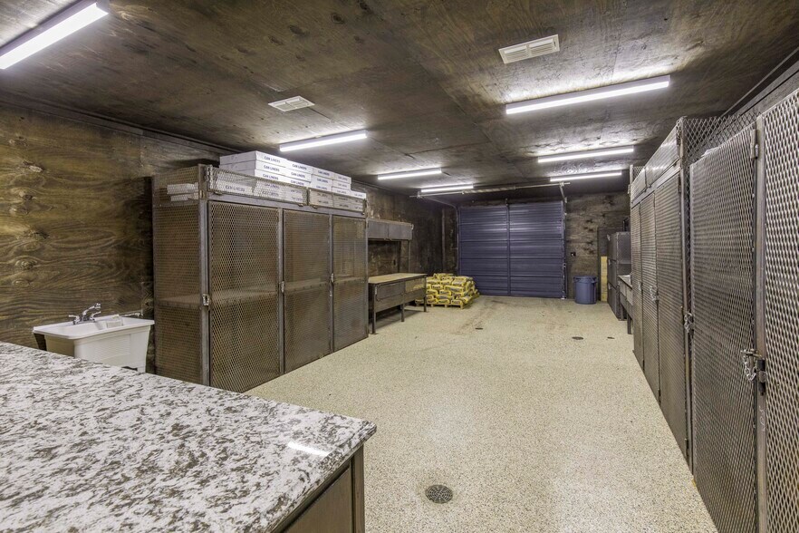 636 W Tarrant Rd, Grand Prairie, TX à vendre - Photo intérieure - Image 3 de 32