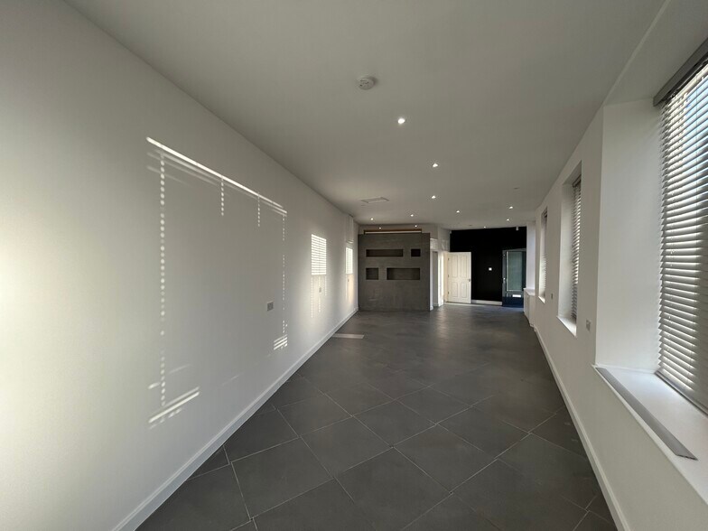 1-2 Perry Rd, Bristol à louer - Photo du bâtiment - Image 3 de 5