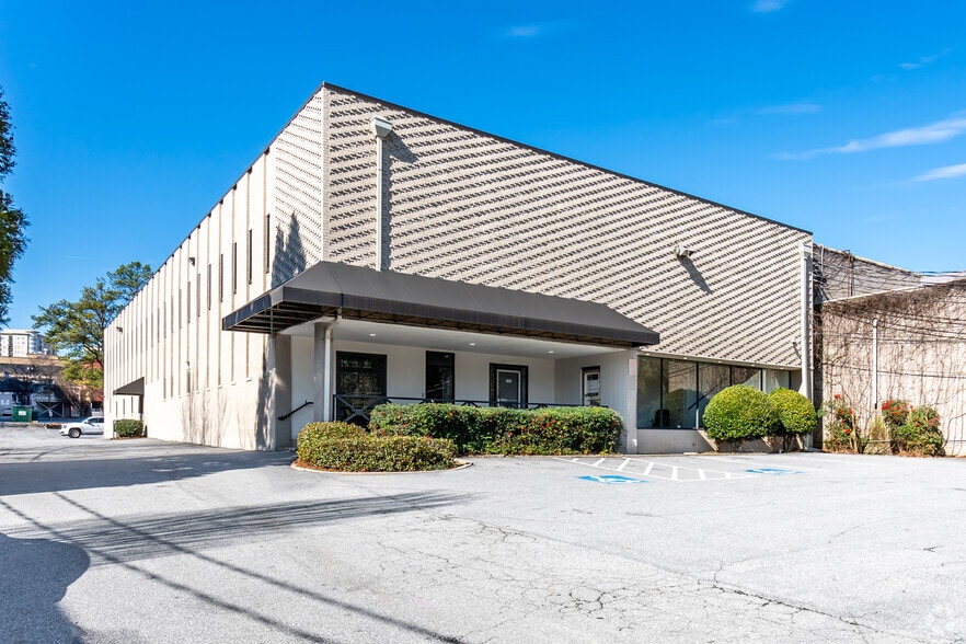 Buckhead Portfolio portfolio of 2 properties for sale on LoopNet.ca - Primary Photo - Image 3 of 4