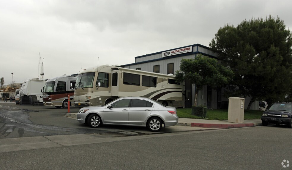 14620 Rancho Vista, Fontana, CA for lease - Primary Photo - Image 1 of 3