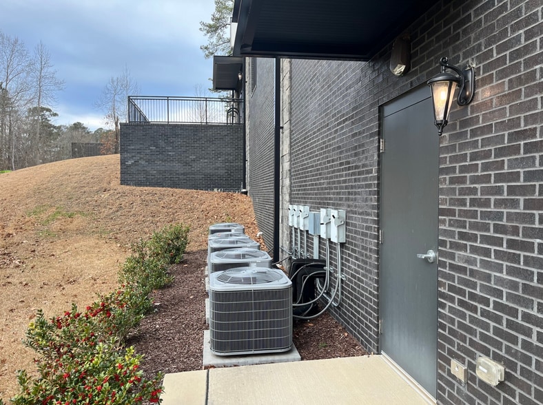 4550 Preslyn Dr, Raleigh, NC for lease - Building Photo - Image 2 of 5