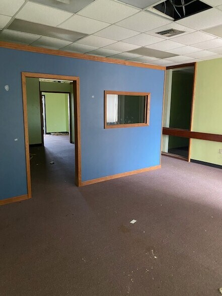 106 E 1st St, Sanford, FL à louer - Photo intérieure - Image 3 de 5