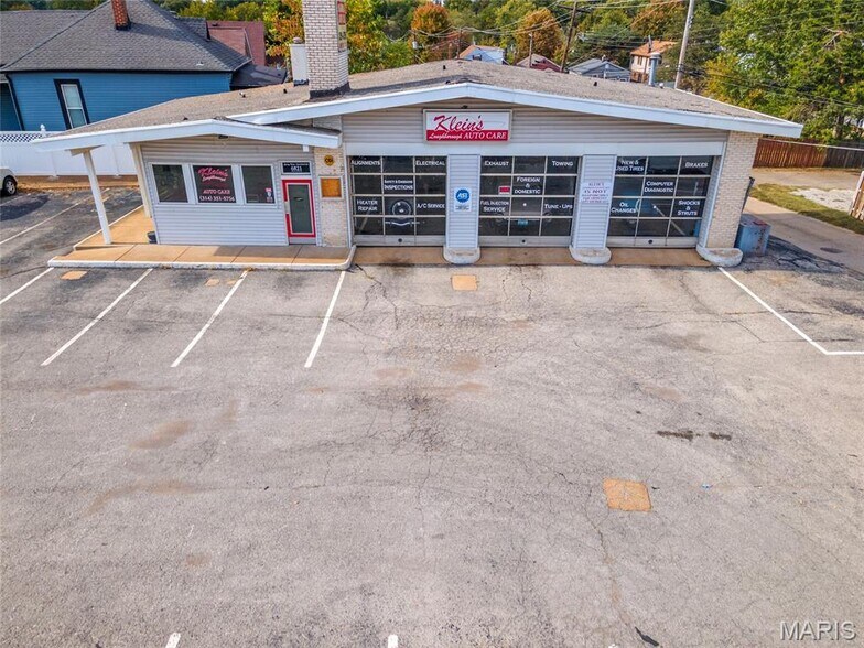 6821 Morganford Rd, Saint Louis, MO à vendre - Photo du bâtiment - Image 3 de 32