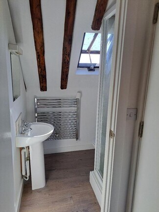 Plus de détails pour 75 High St, Newport Pagnell - Commerce de détail à vendre