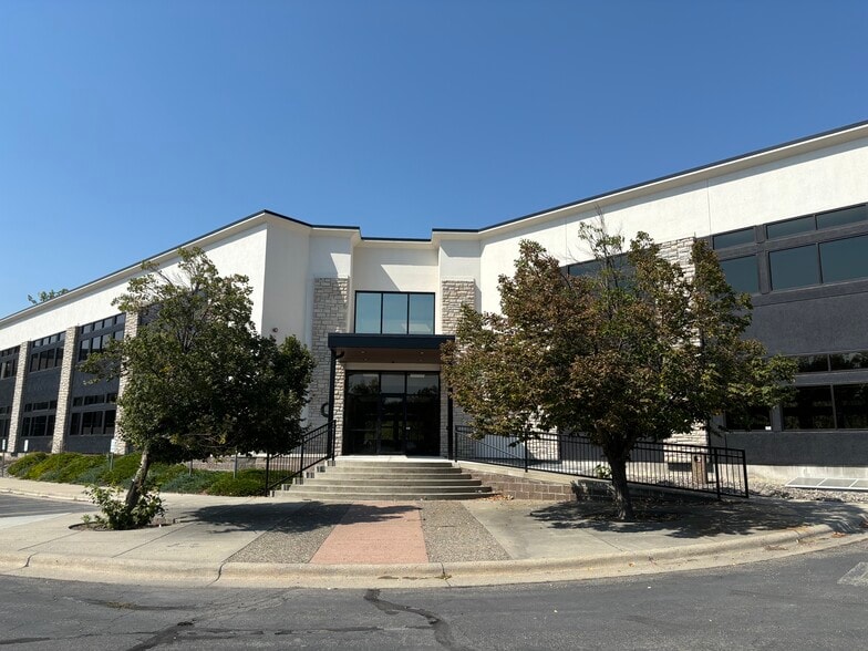 2075 Overland Ave, Billings, MT for lease - Building Photo - Image 1 of 24