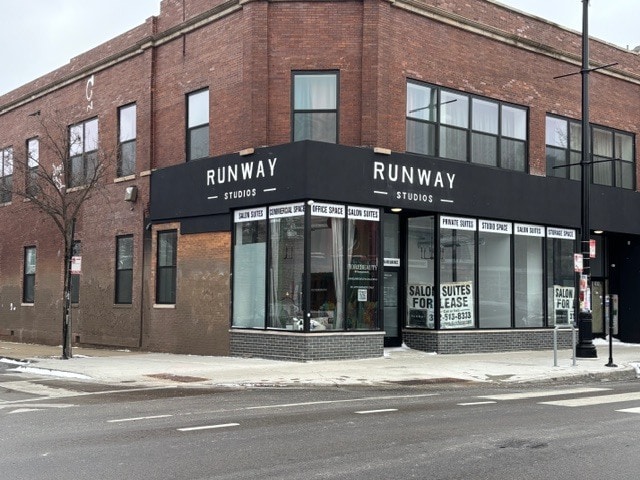 2839 N Milwaukee Ave, Chicago, IL for lease Primary Photo- Image 1 of 8
