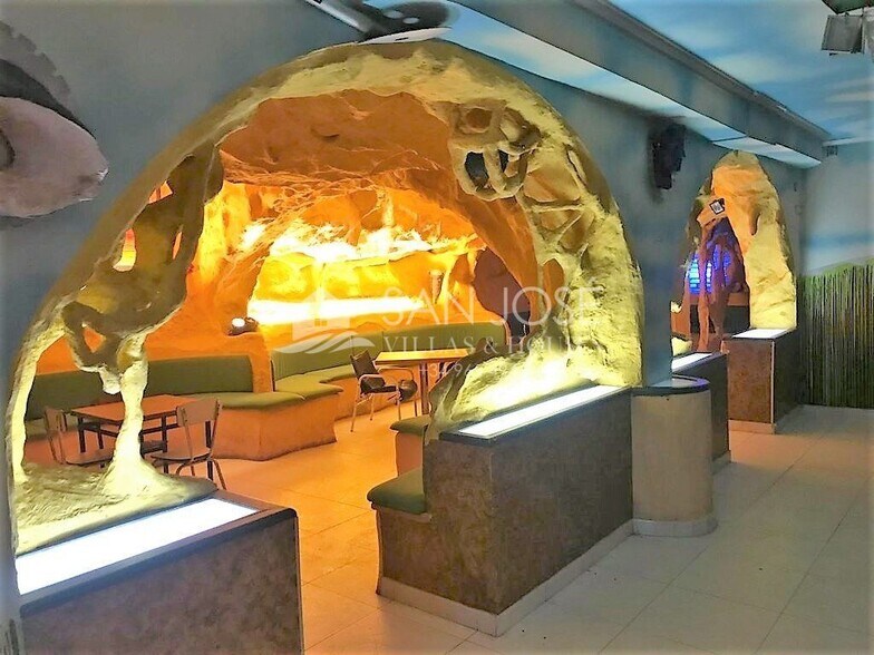 Retail in Novelda for sale - Building Photo - Image 1 of 7