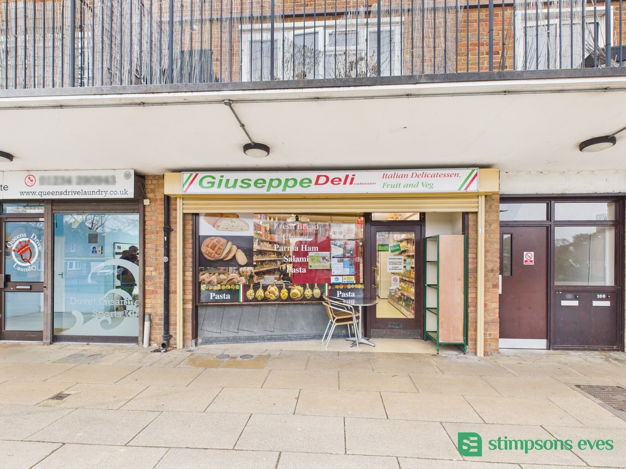 108-112 Queens Dr, Bedford à vendre Photo principale- Image 1 de 8