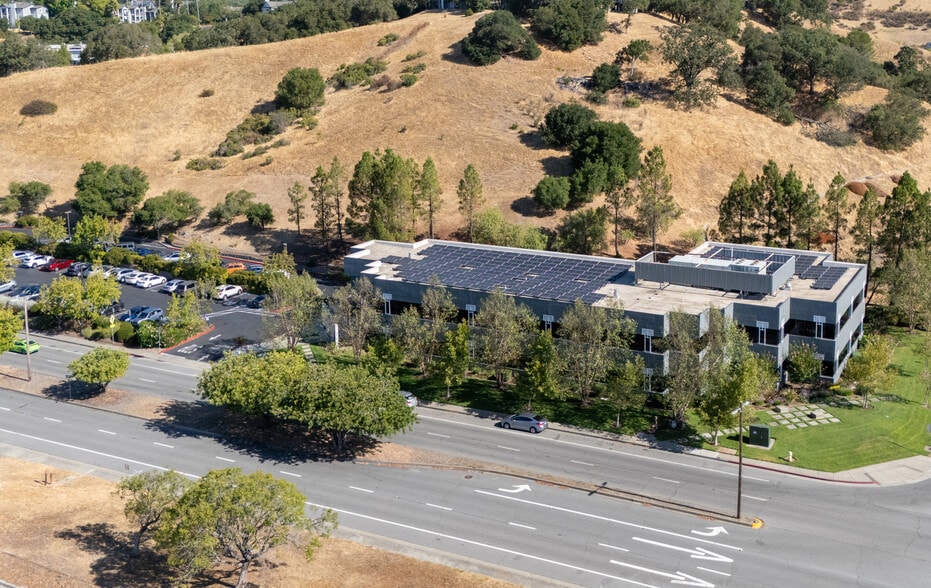 111 Smith Ranch Rd, San Rafael, CA for sale - Building Photo - Image 2 of 2