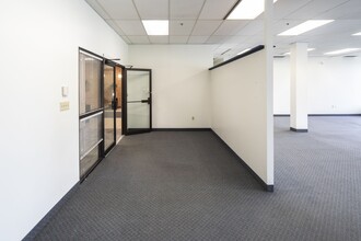 780 Windmill Rd, Dartmouth, NS à louer Photo intérieure- Image 2 de 5