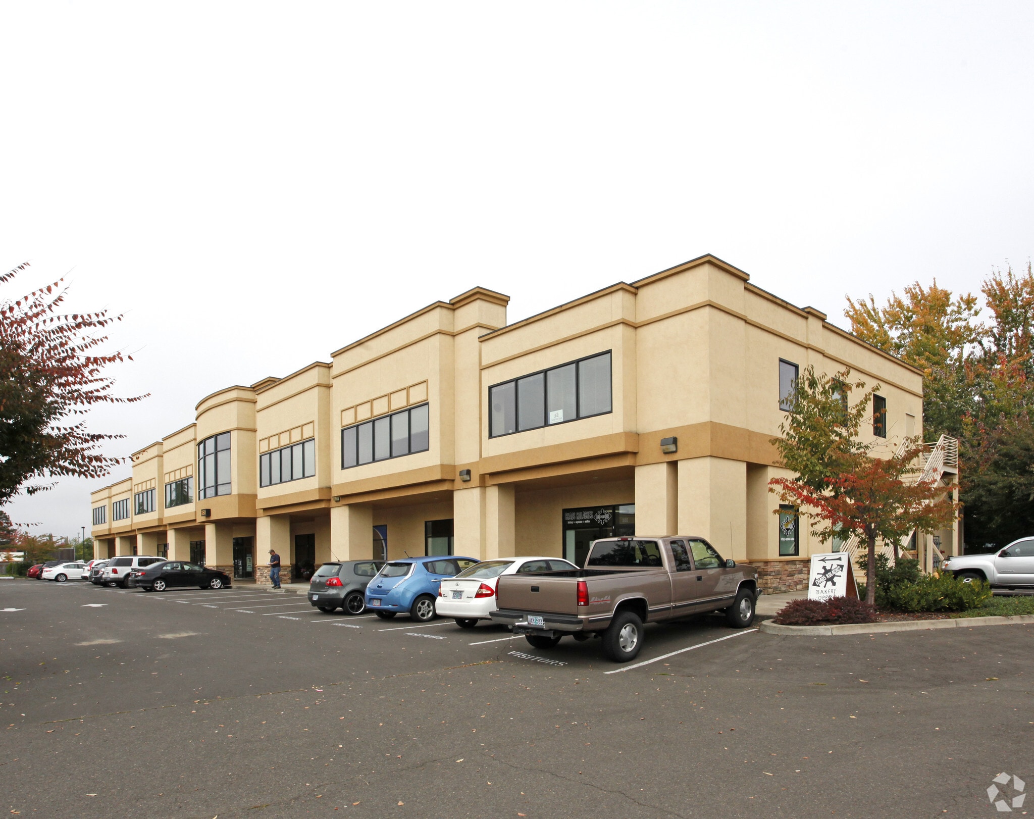 370-388 Q St, Springfield, OR for lease Primary Photo- Image 1 of 11