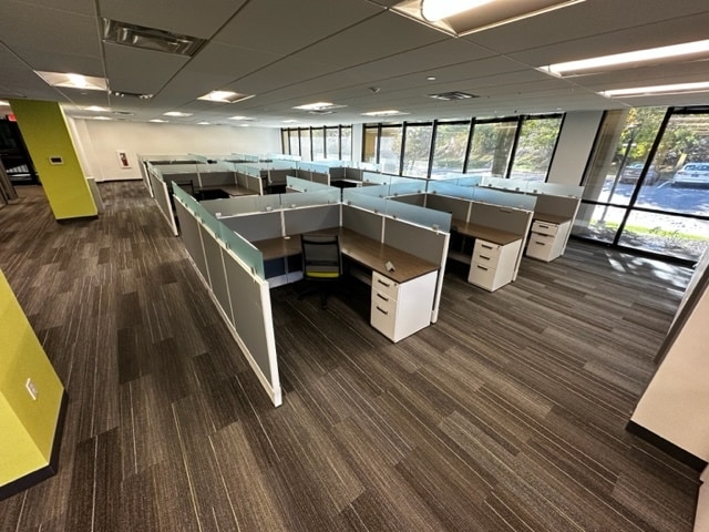 More details for 750 Holiday Dr, Pittsburgh, PA - Office/Medical for Lease