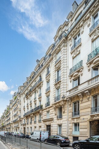 Plus de détails pour Multi-résidentiel à vendre