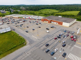 Plus de détails pour 210 King St, St Stephen, NB - Commerce de détail à louer