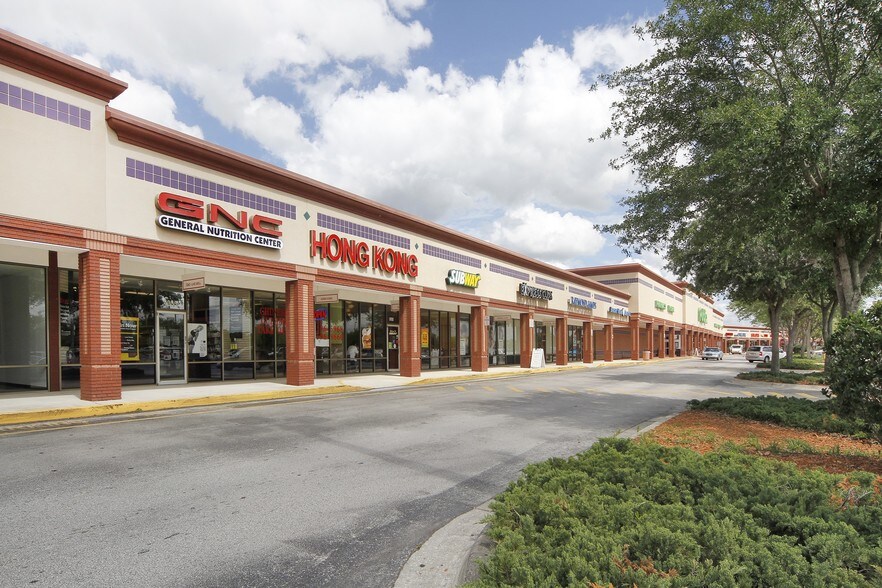4329-4391 Commercial Way, Spring Hill, FL à louer - Photo du bâtiment - Image 3 de 7