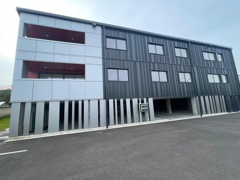 Office in Viriat for lease - Building Photo - Image 3 of 13