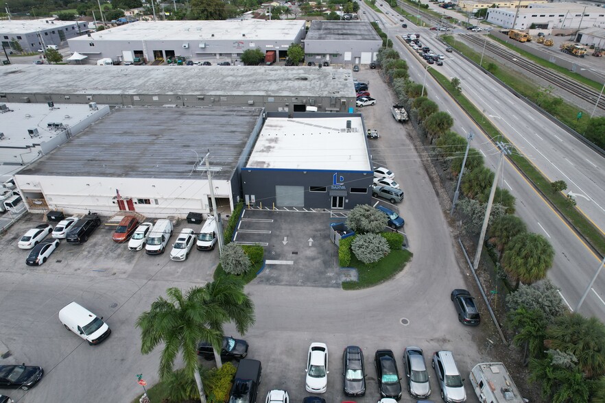 2205 W 9th Ave, Hialeah, FL à vendre - Photo du bâtiment - Image 1 de 1