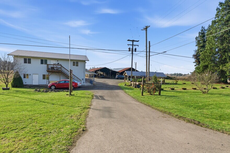 957 State Route 4 Hwy, Cathlamet, WA à vendre - Photo du bâtiment - Image 3 de 40