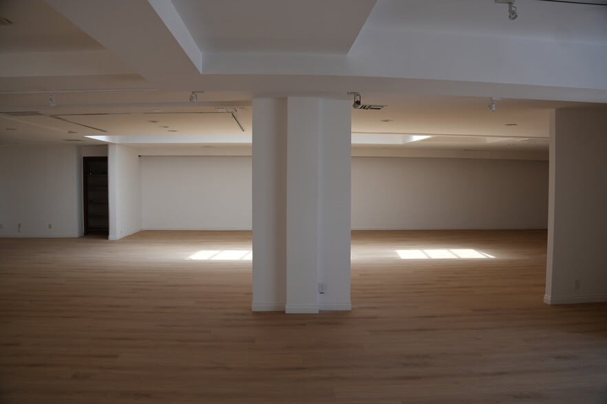 261 S Robertson Blvd, Beverly Hills, CA à vendre - Photo intérieure - Image 3 de 18