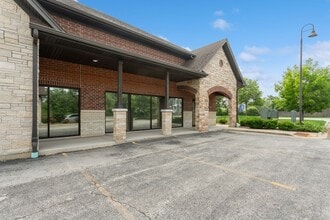 550-660 W Boughton Rd, Bolingbrook, IL for lease Interior Photo- Image 2 of 15