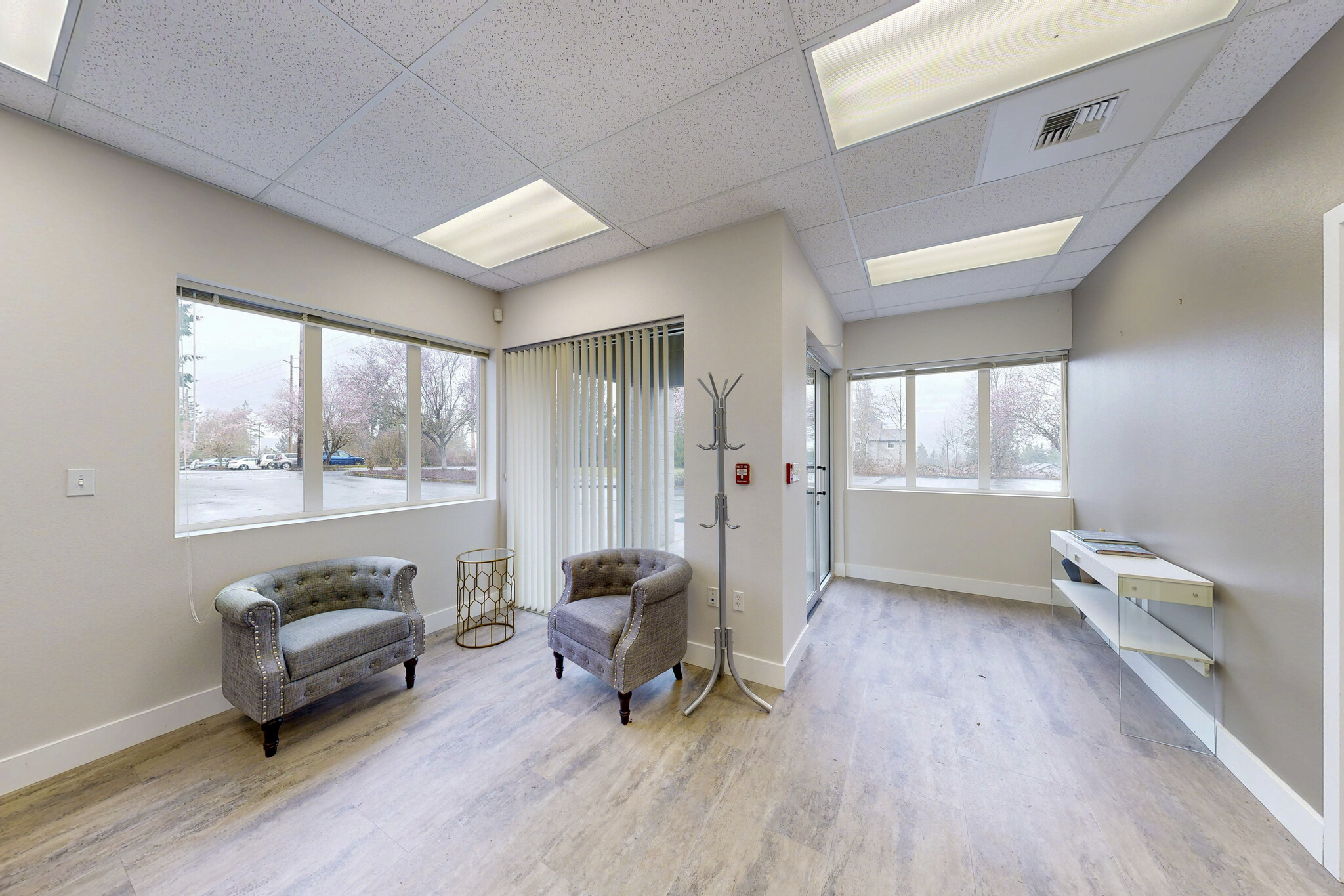 1760 Barnes Blvd SW, Olympia, WA for sale Interior Photo- Image 1 of 23