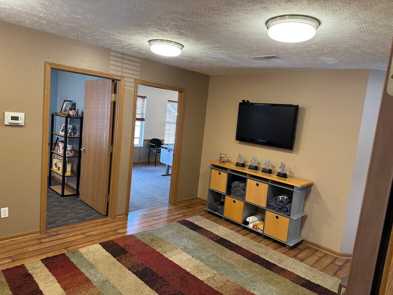 9930 Johnnycake Ridge Rd, Painesville, OH à vendre - Photo intérieure - Image 3 de 8