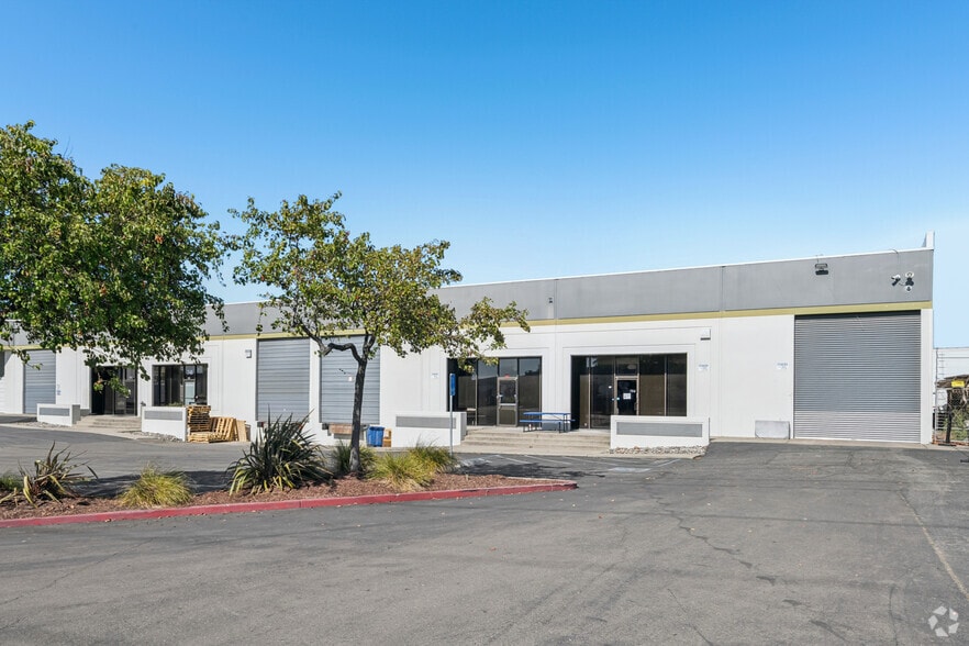 700-728 Whitney St, San Leandro, CA for lease - Building Photo - Image 2 of 6
