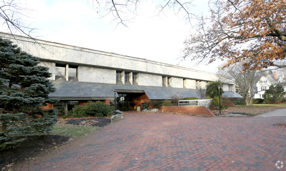 1850 Elm St, Manchester, NH for lease - Primary Photo - Image 1 of 11