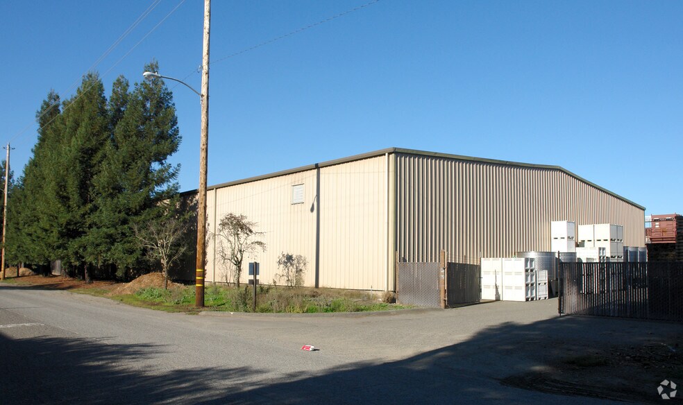 101 Grant Ave, Healdsburg, CA à louer - Photo du bâtiment - Image 2 de 2