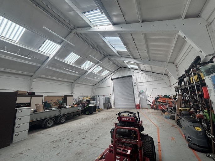 10-26 Concorde Rd, Norwich for lease Interior Photo- Image 1 of 2
