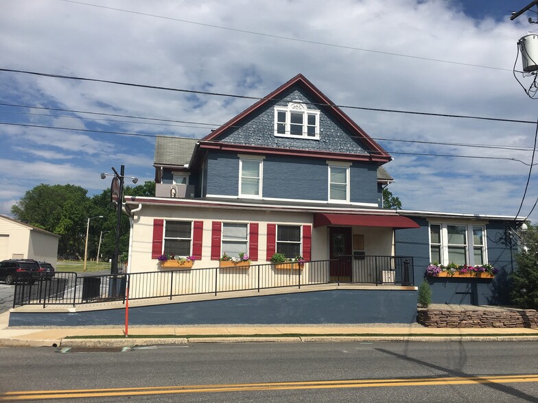 6049 Main St, East Petersburg, PA à vendre - Photo principale - Image 1 de 1