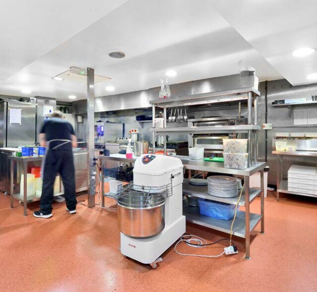 1 St. Johns Pl, Perth for lease - Interior Photo - Image 2 of 6